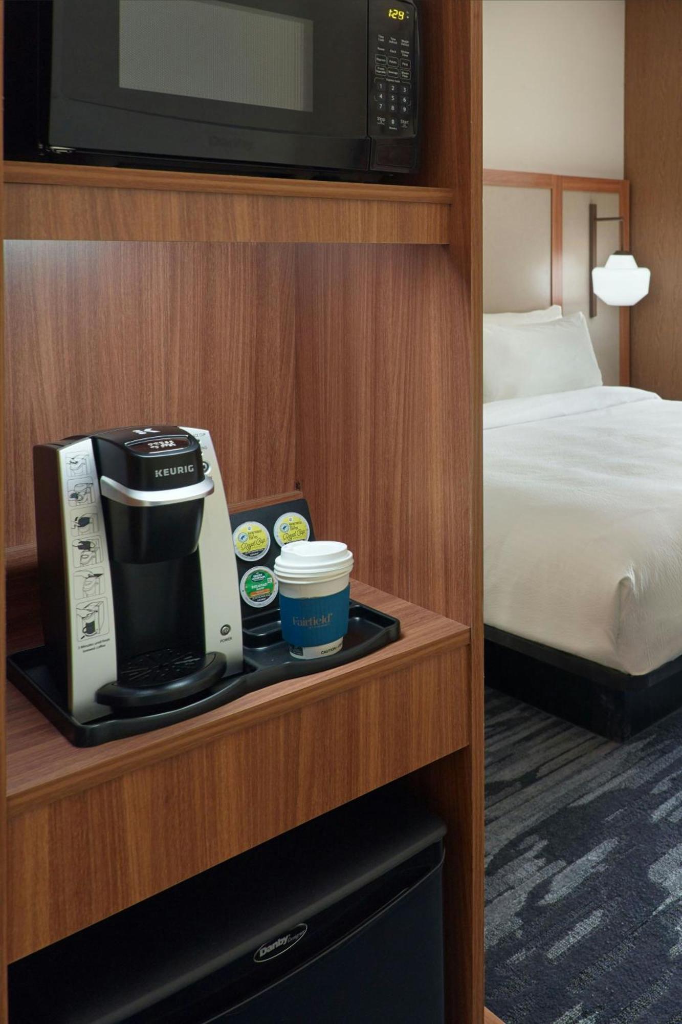 Fairfield Inn & Suites By Marriott Athens-University Area Exterior photo